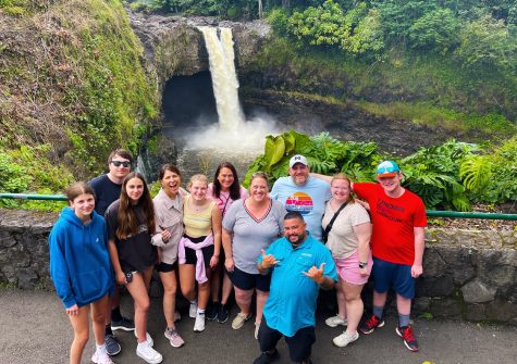 Guide wirh Guests at Rainbow Falls